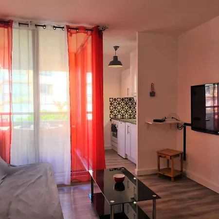 T2 6 Couchages, A Proximite, Terrasse Couverte - Cap D'agde - Fr-1-249-387 *